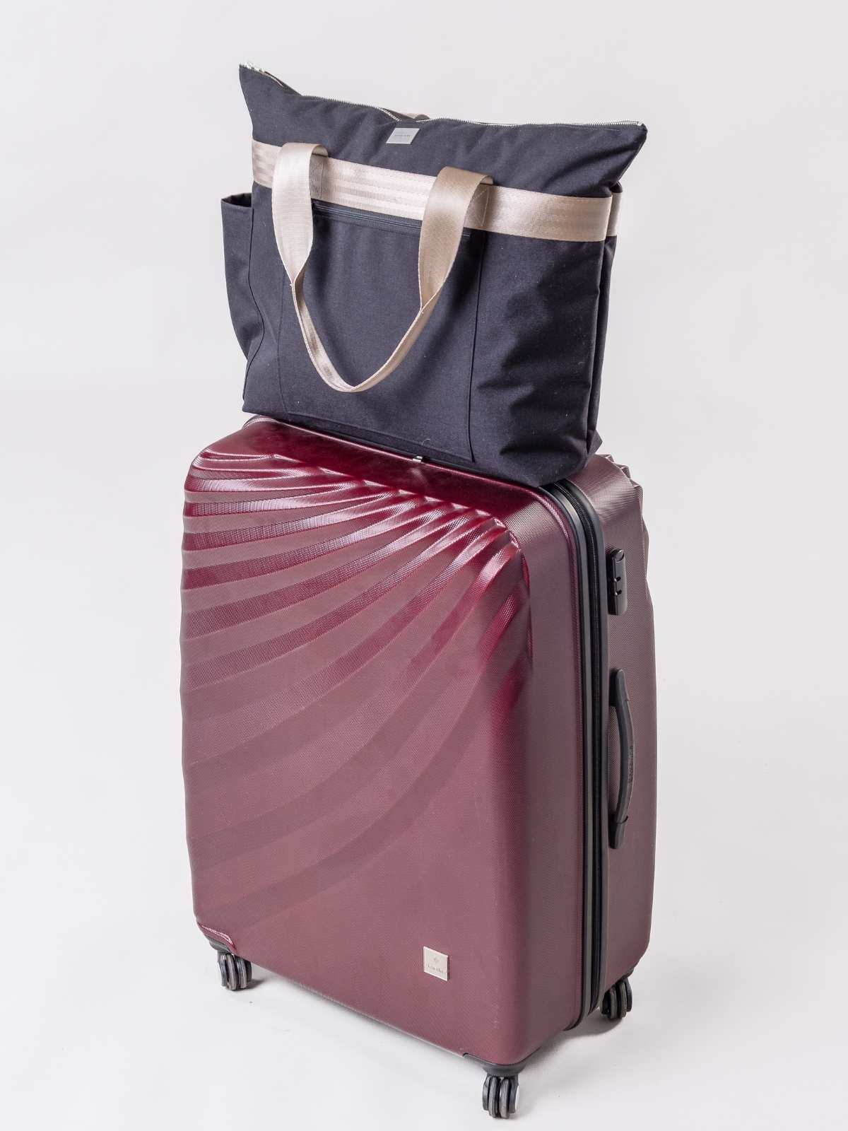 REISSU – Weekender-laukku musta