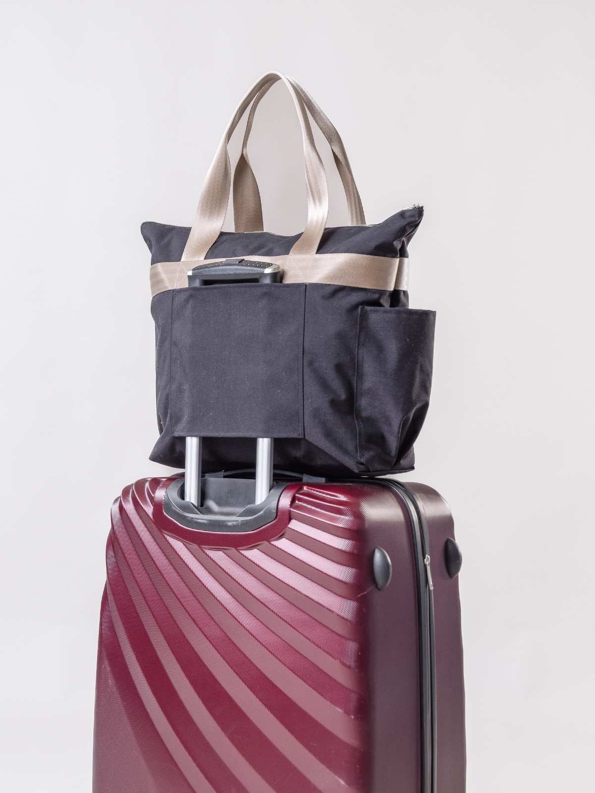 REISSU – Weekender-laukku musta