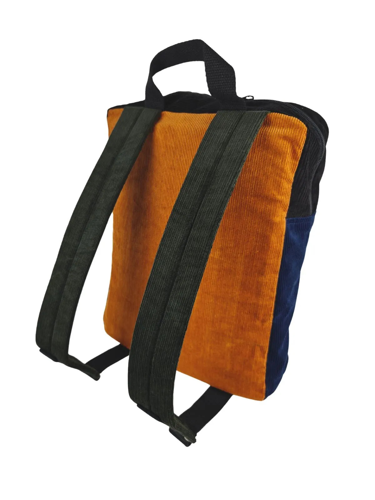 Globe Hope. Sumu reppu, patched vakosametti, takakuva.