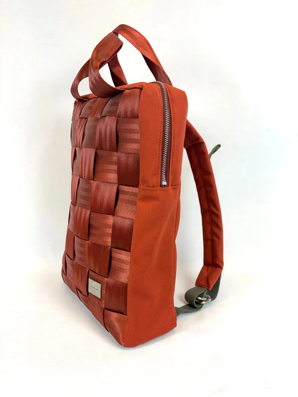 Globe Hope, Riite reppu terracotta, tuotekuva sivusta.