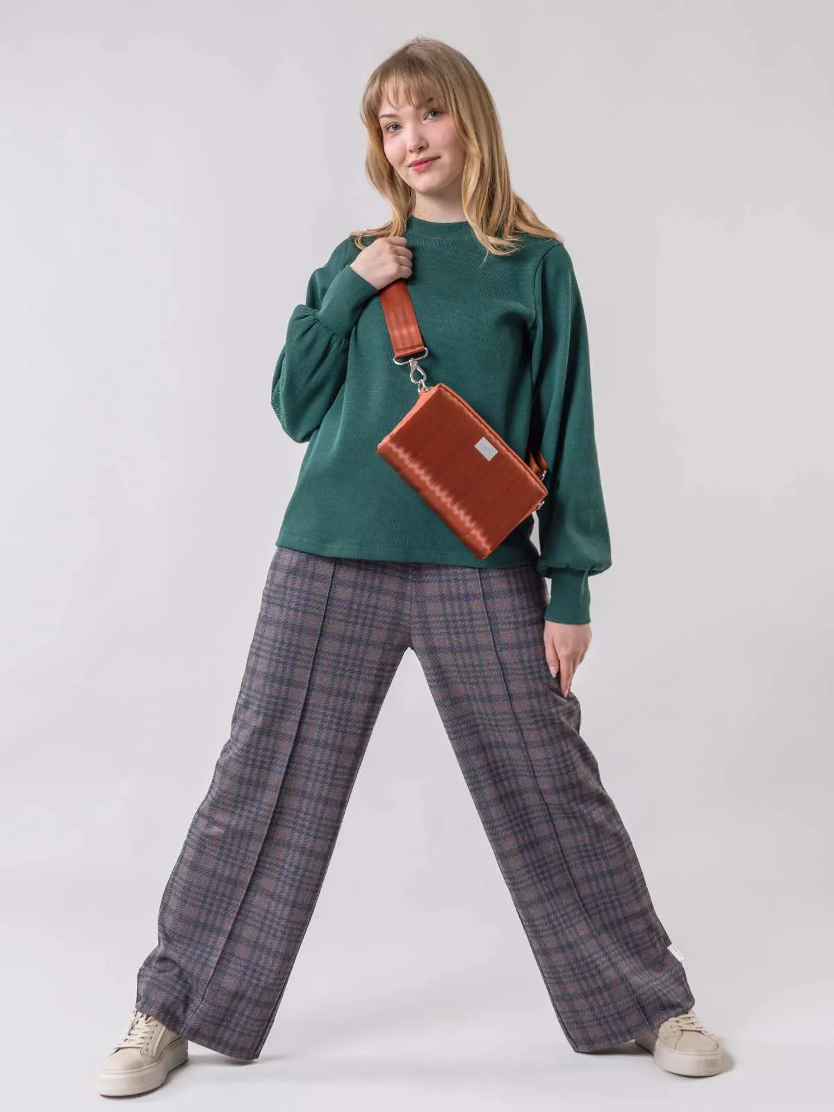 Globe Hope, Kaste laukku terracotta, asukuva.