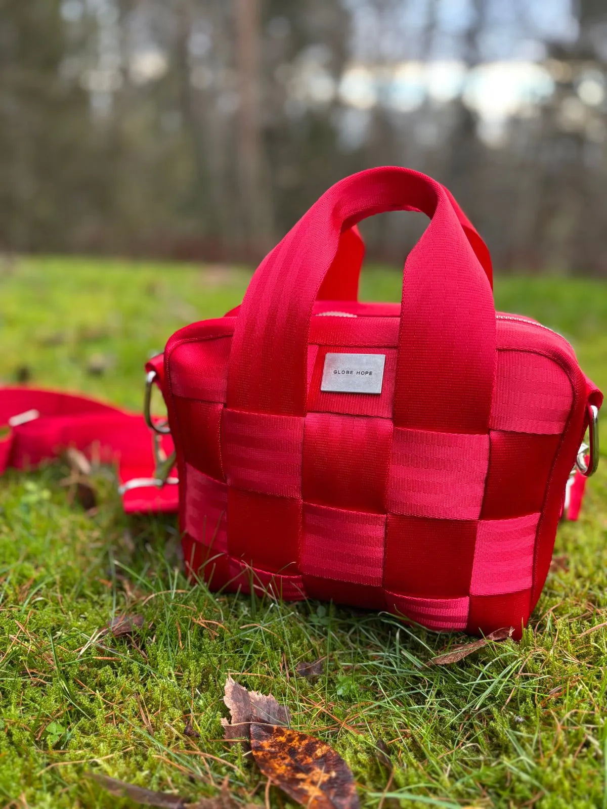 HILLA bag, bright red