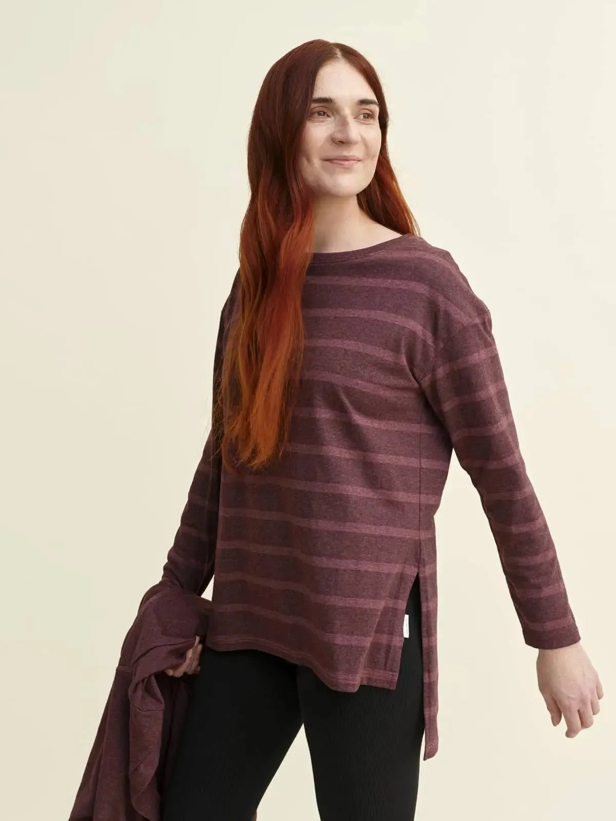 Globe Hope, Ruotimo trikoopaita, viininpunaraidallinen, asukuva.