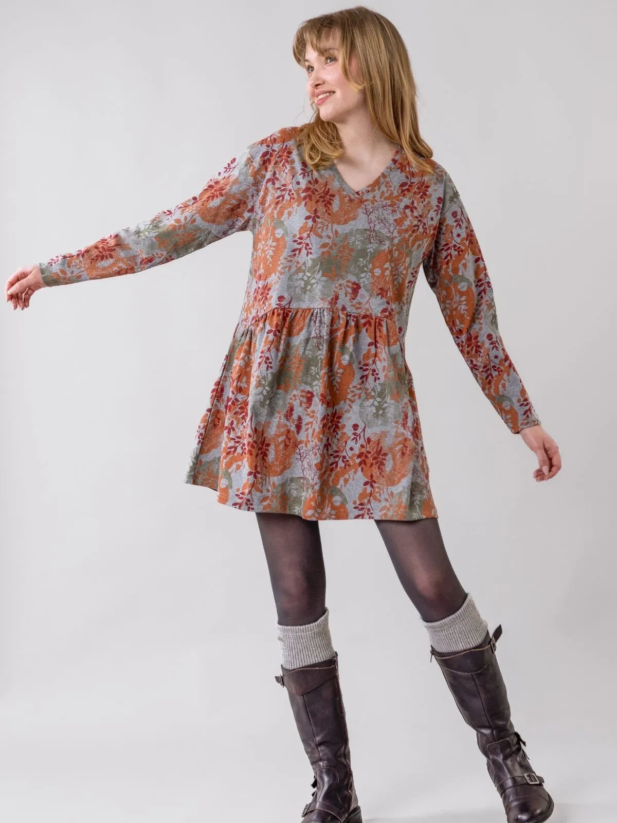 Globe Hope, Sinervä tunika, mecca oranssi harmaa meleerattu, asukuva.