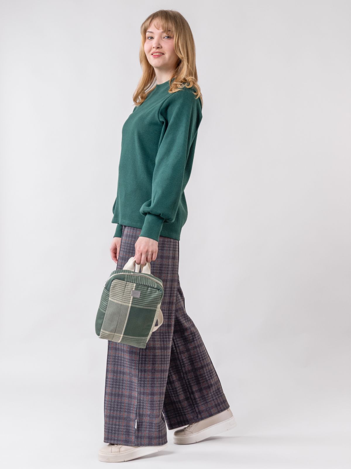 TAIGA Pikkureppu – vihreä tikattu kangas