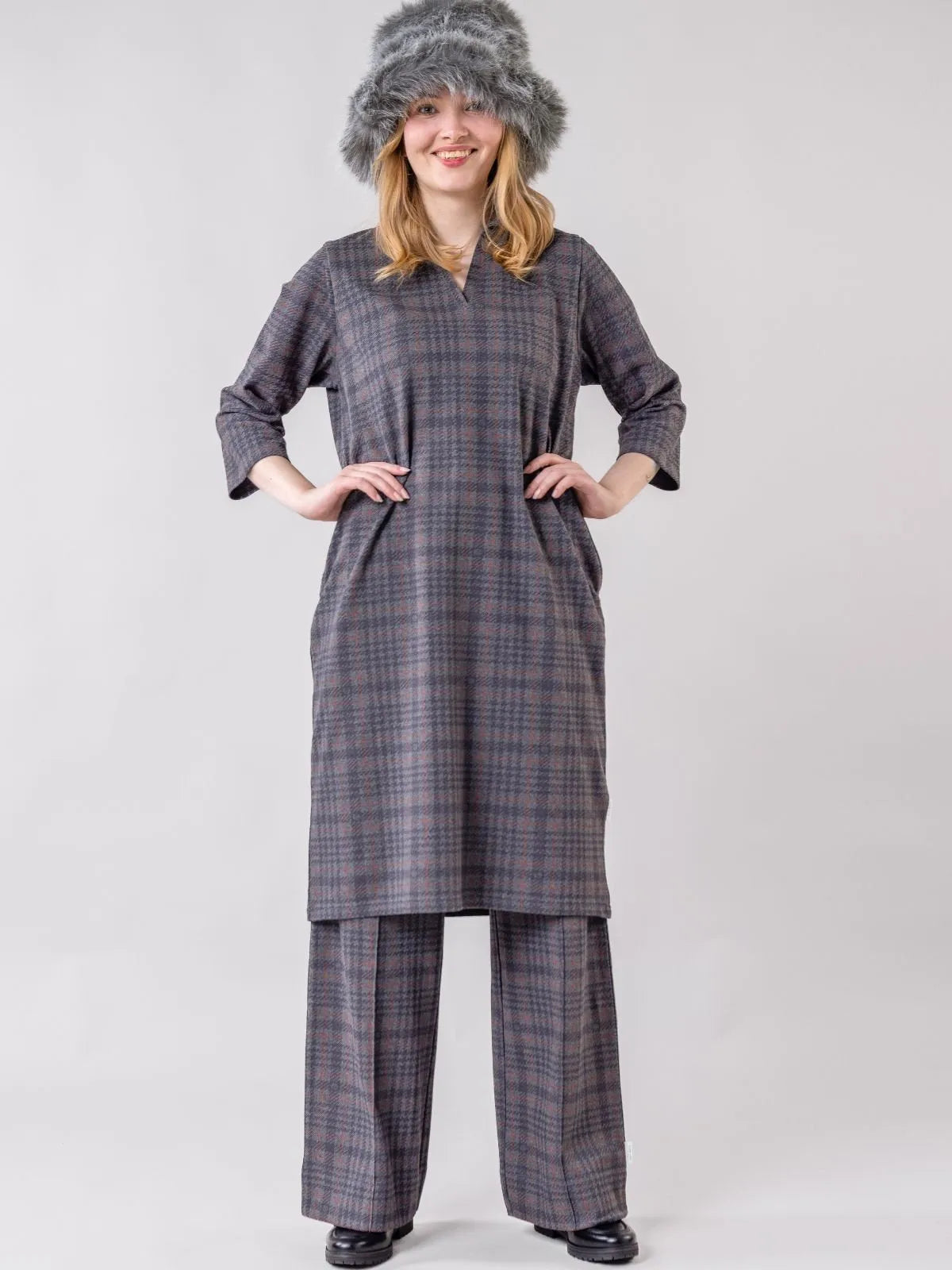 Globe Hope, Valkama mekko, harmaa ruudullinen, asukuva.